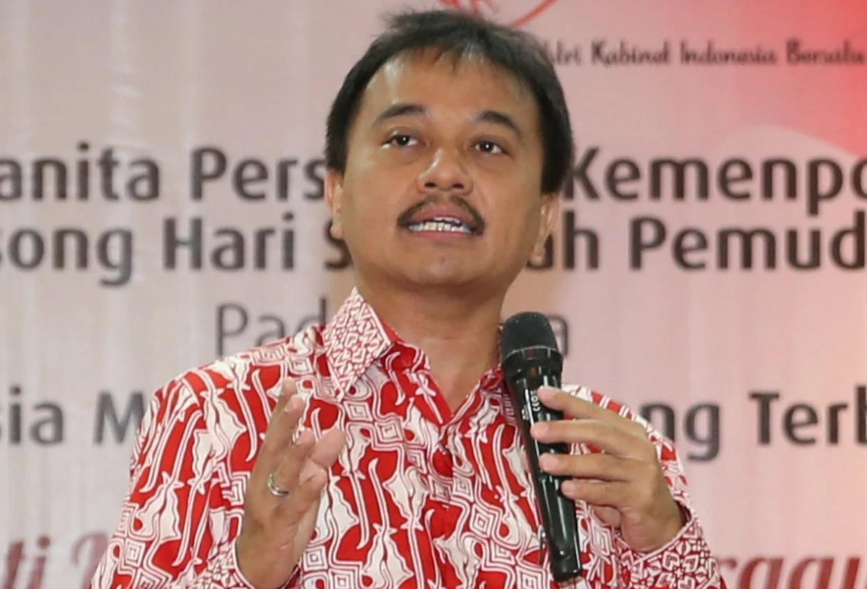 Roy suryo dilaporkan ke bareskrim polri atas tuduhan ijazah palsu jokowi