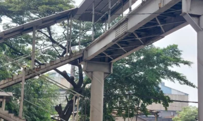 Sejumlah halte dan jpo tak berfungsi di jalan raya bekasi cakung diberi garis polisi