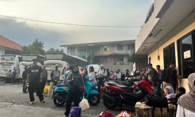 Terminal lebak bulus dipadati arus balik, lalin di sekitar macet