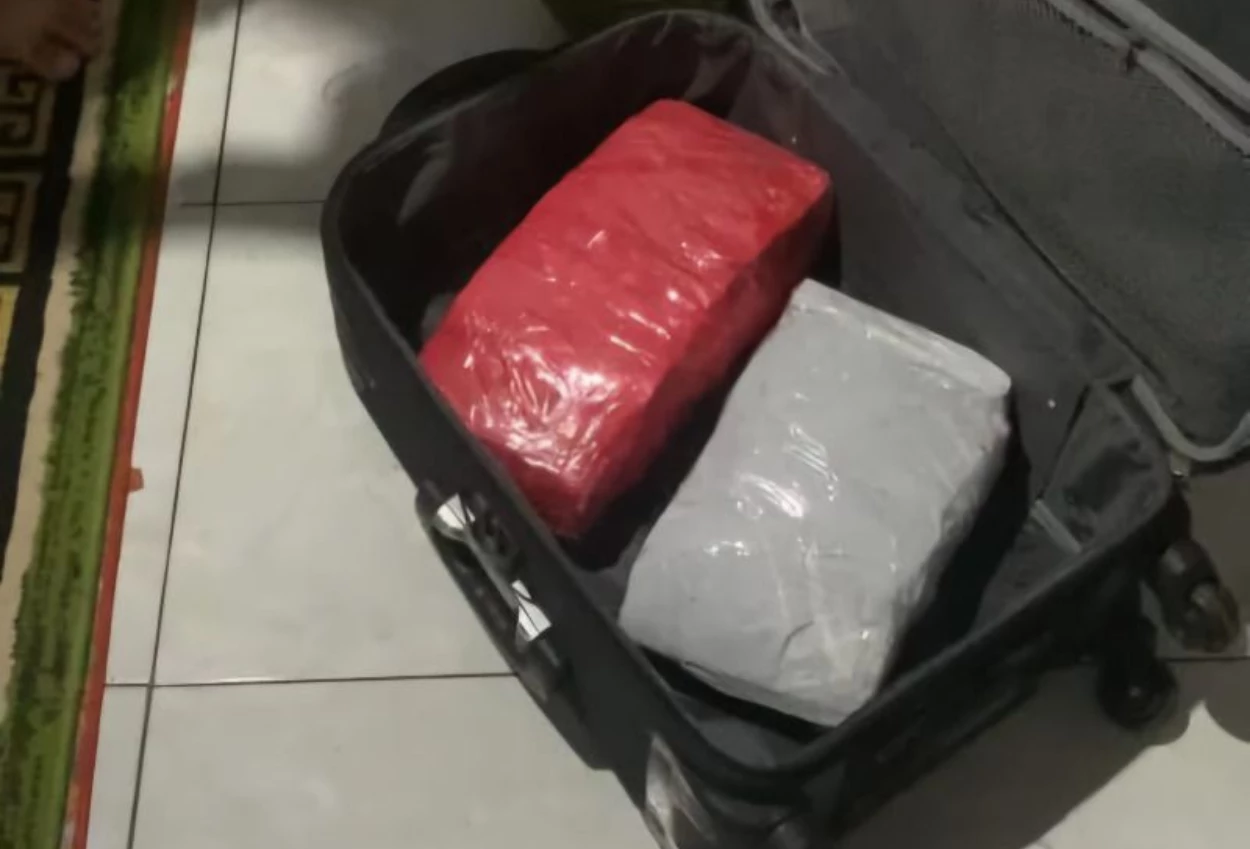 Terungkap! kejagung temukan rp5,5 miliar di bawah kasur hakim ali, tersangka kasus cpo