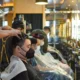Tren pengunjung dan gaya potong rambut favorit di barbershop jakarta setelah lebaran