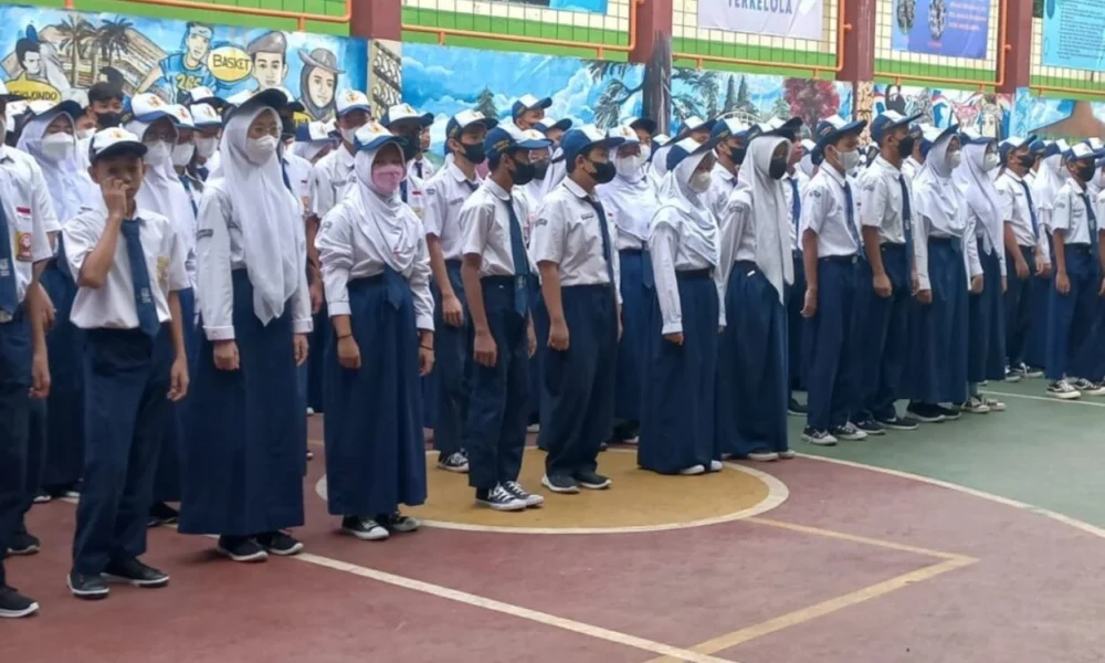 Usai libur lebaran, aktivitas belajar di sekolah kembali normal meski banyak siswa absen