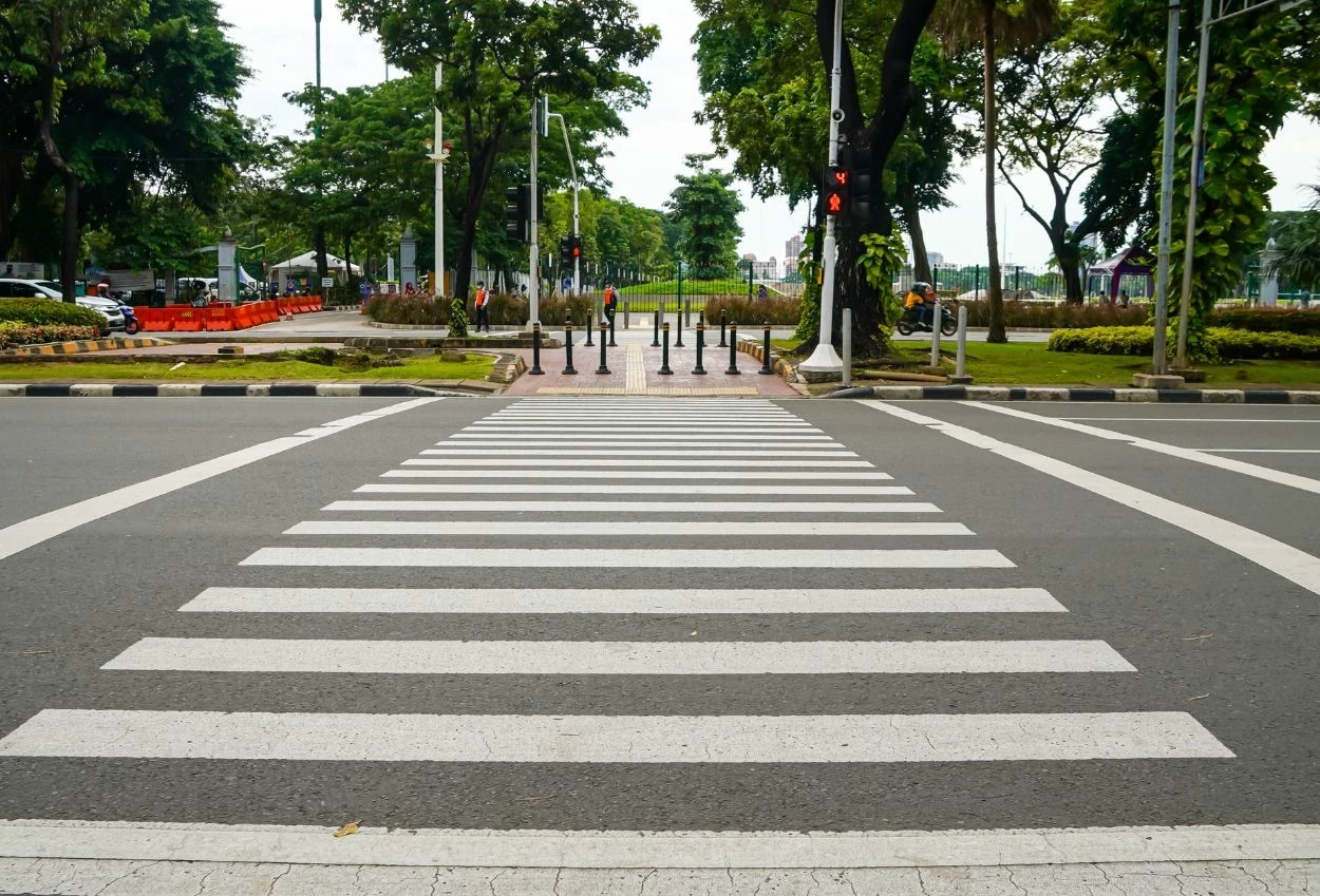 Viral! pelajar di kalirejo diseruduk motor saat menyebrang di zebra cross