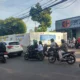 Warga keluhkan proyek galian pam jaya di lubang buaya macet, jalan licin, hingga banyak pengendara jatuh