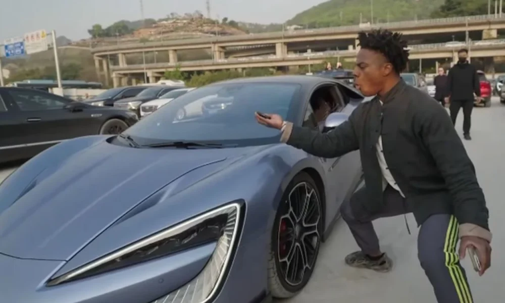 Ishowspeed kaget naik mobil canggih di china, bisa melompat hingga parkir otomatis