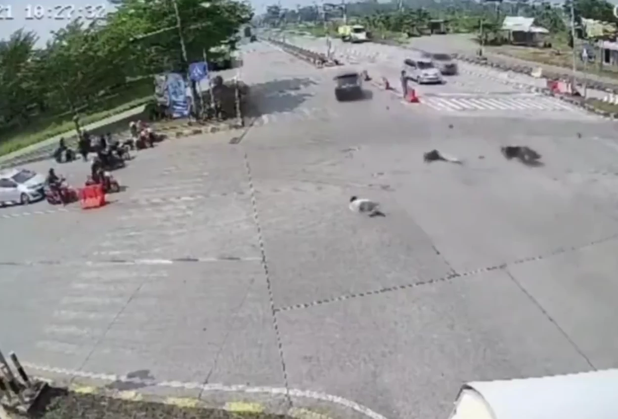 Avanza tabrak pemotor di pekalongan, dua orang kritis