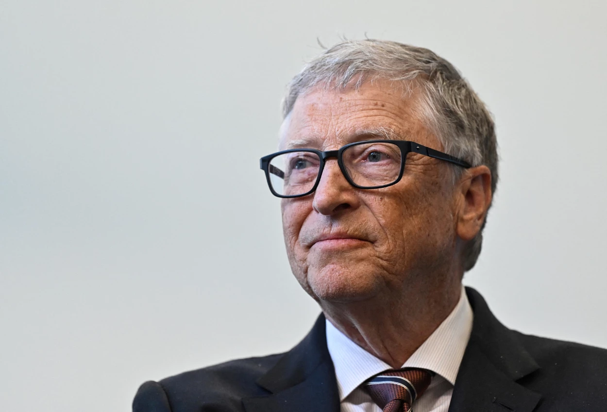 Bill gates prediksi hanya 3 jenis pekerjaan yang akan bertahan di era ai