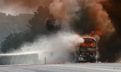 Bus pariwisata terbakar di tol cikampek, 50 penumpang selamat