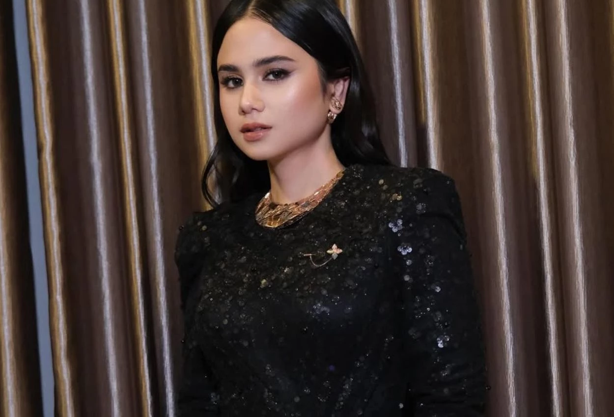 Dituding operasi telinga, tissa biani aku pake lem kuping