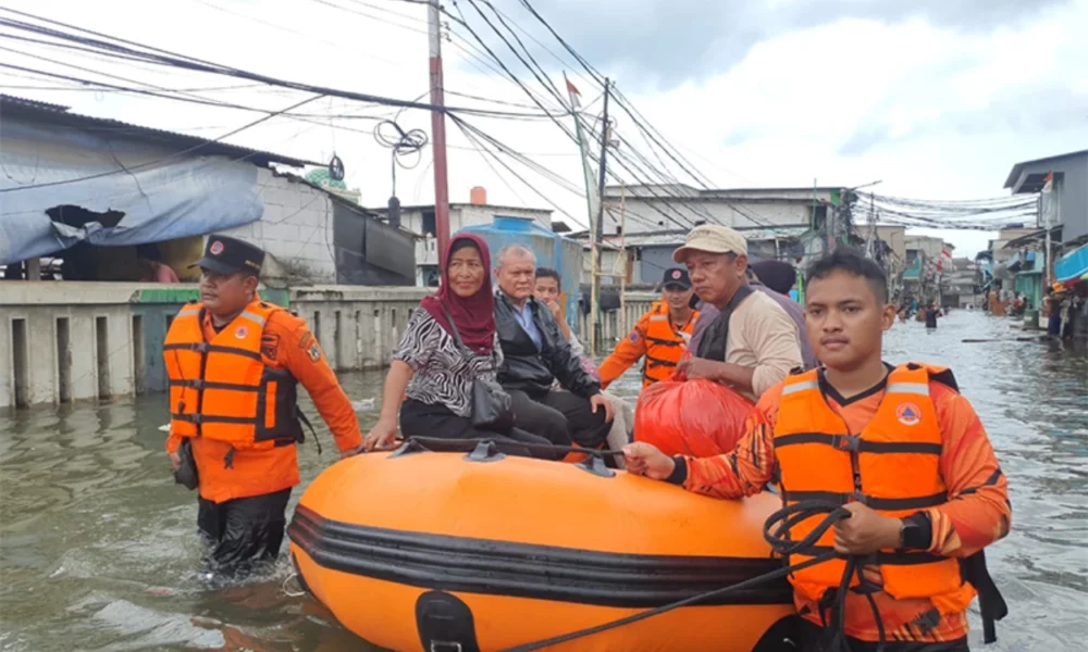 Fenomena bulan purnama, warga pesisir jakarta diimbau waspada terhadap rob