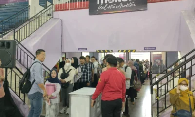 Gor ciracas dipadati ratusan pencari kerja di jakarta job fair 2025