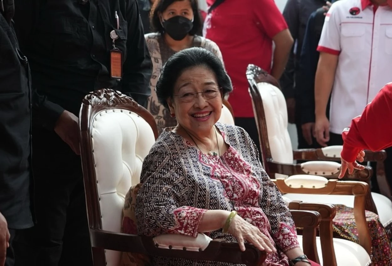 Ketua umum pdi perjuangan lbu megawati soekarnoputri