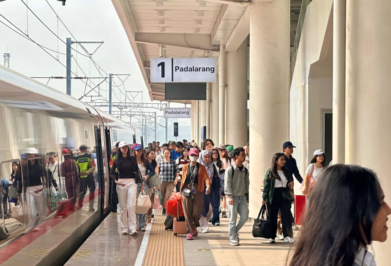 Libur panjang, penumpang whoosh meningkat 20 persen dalam sehari