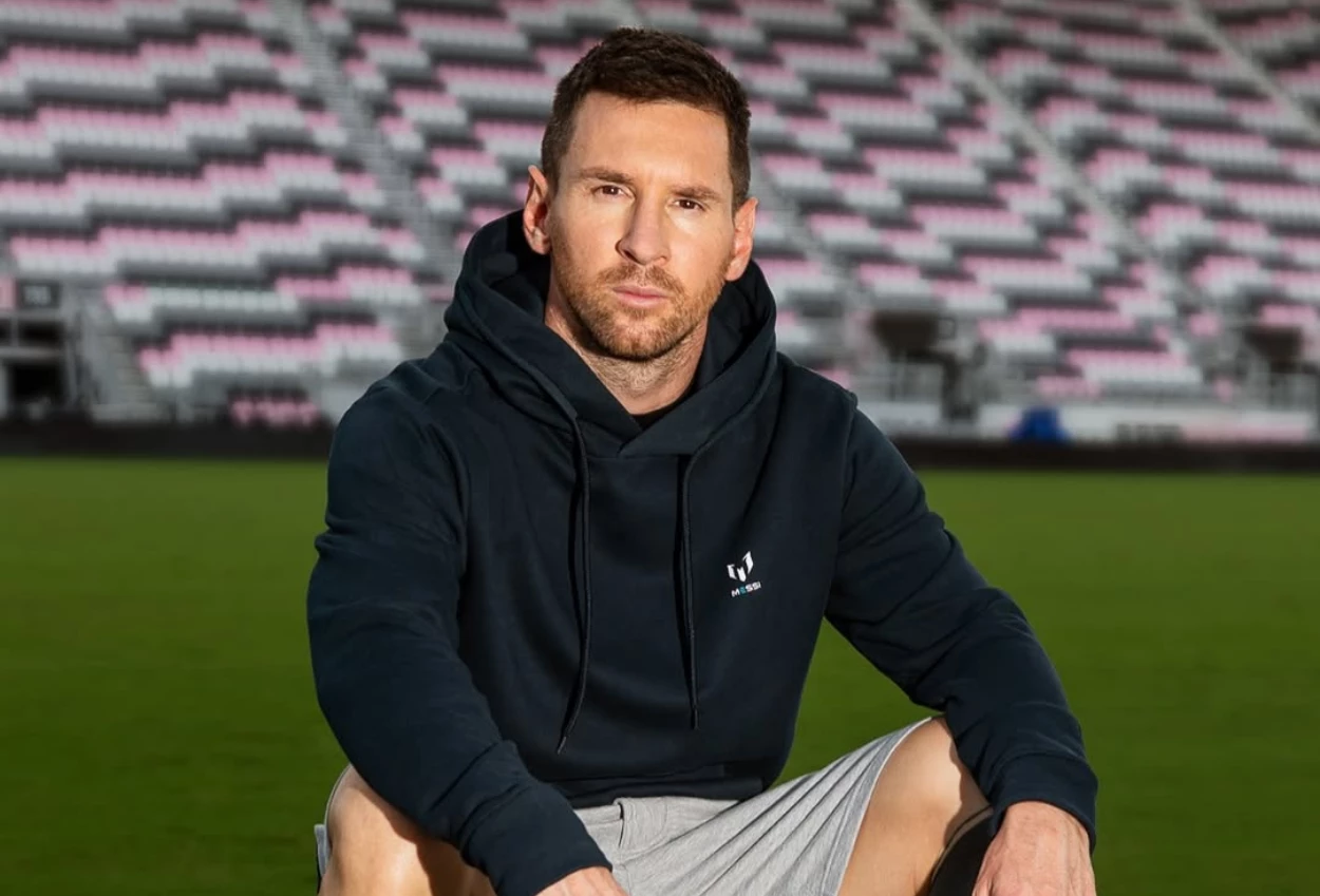Lionel messi dinobatkan pemain terbaik sepanjang masa oleh iffhs