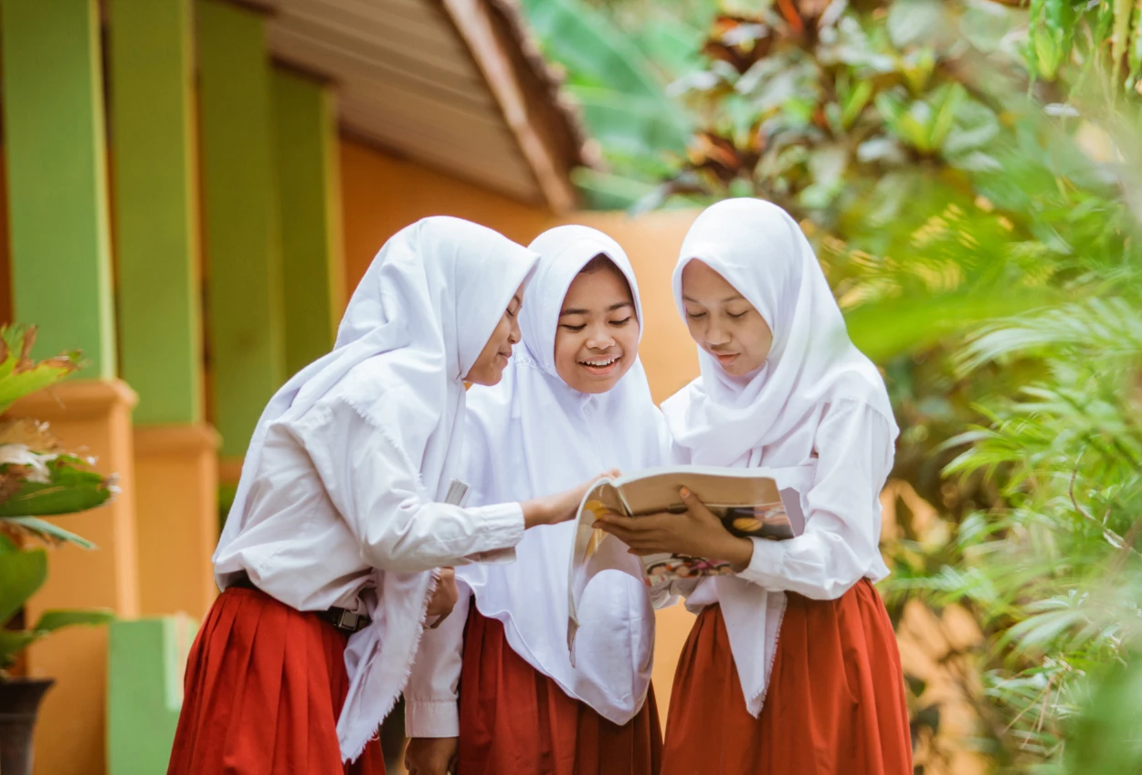 Mk putuskan pendidikan dasar gratis berlaku untuk sekolah negeri dan swasta