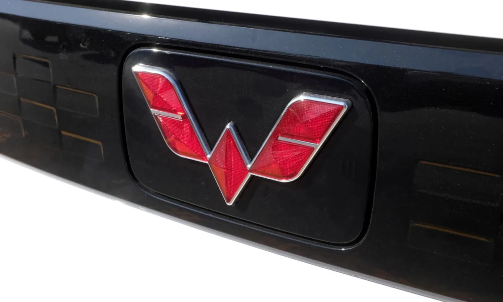Makin sengit! wuling hadapi persaingan ketat dari byd di pasar mobil indonesia