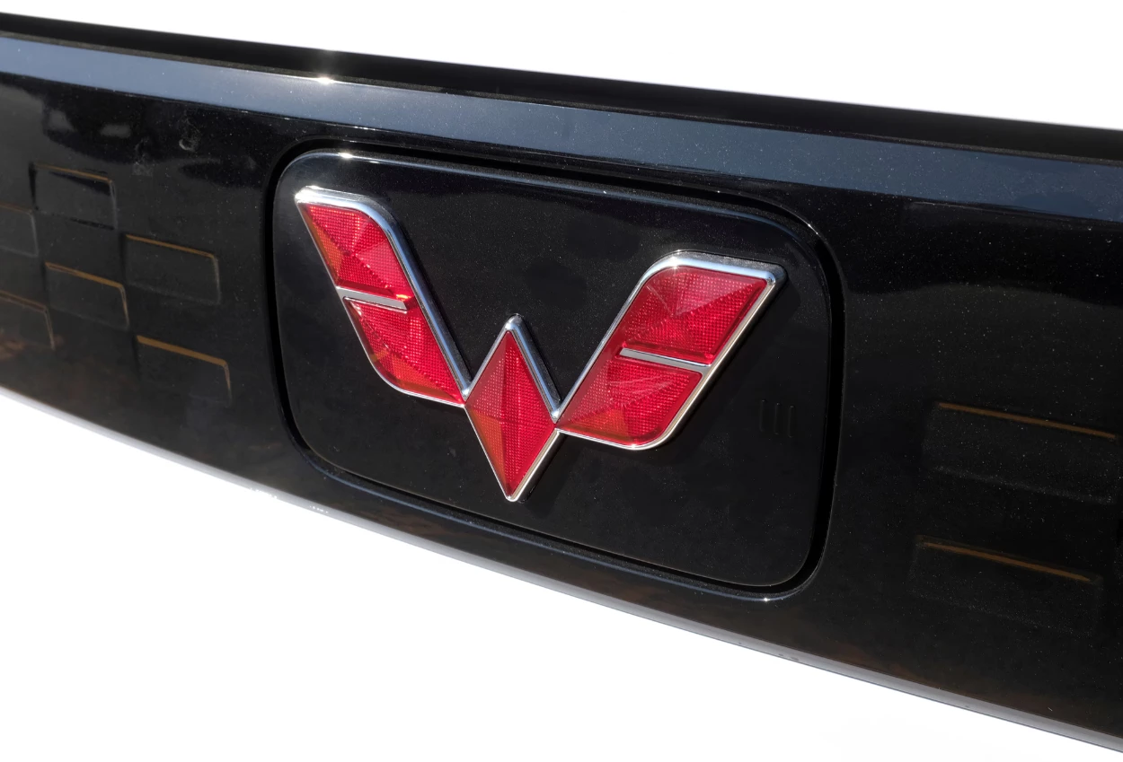 Makin sengit! wuling hadapi persaingan ketat dari byd di pasar mobil indonesia