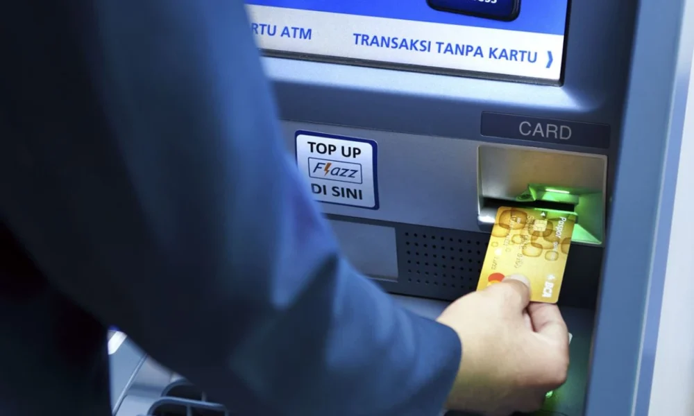 Modus ganjal atm kembali makan korban, pria di ciledug kena tipu rp800 ribu
