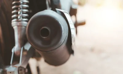Motor keluar asap ada indikasi kerusakan ini jenis jenis warna asap motor yang perlu kamu ketahui