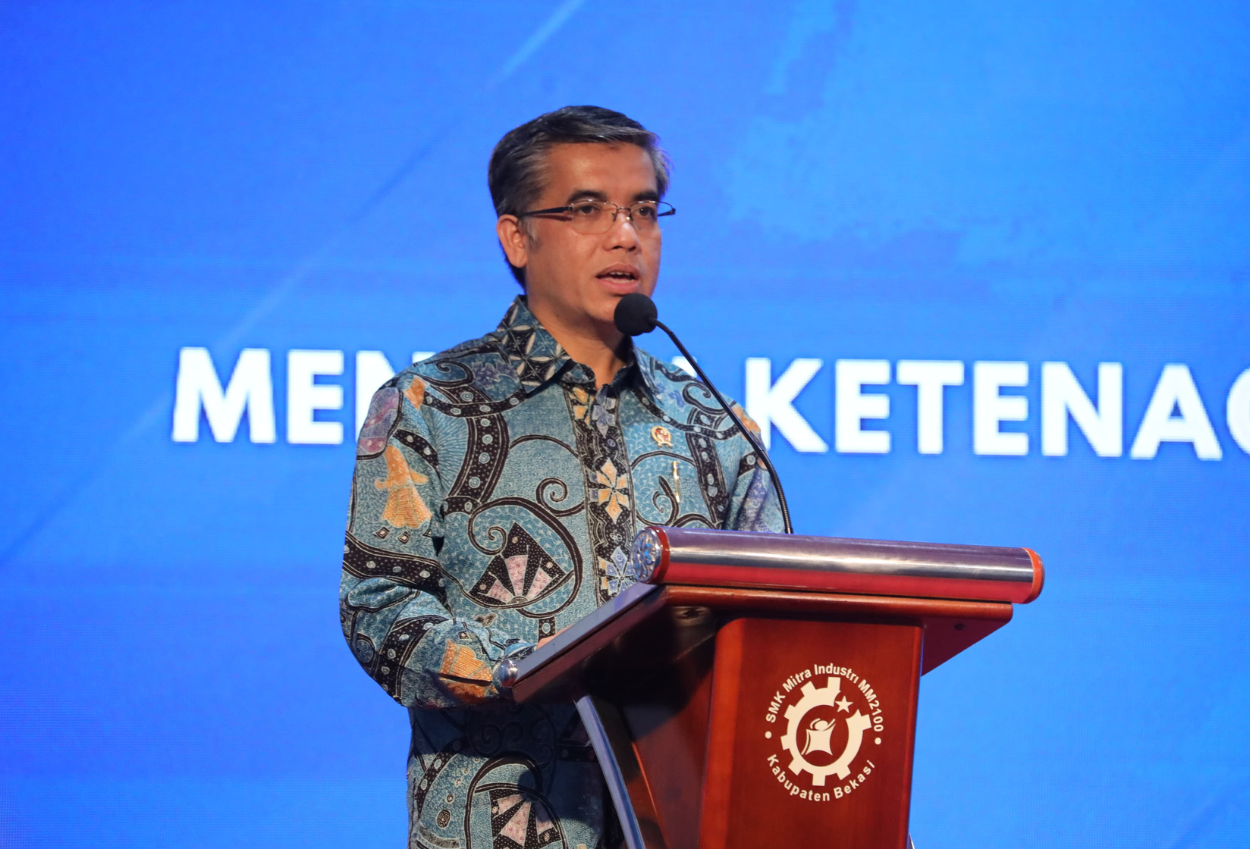 Pemerintah resmi keluarkan se soal larangan perusahaan menahan ijazah karyawan