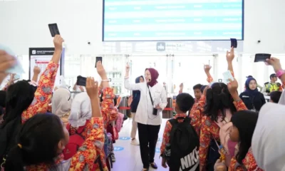Peringati hari pendidikan nasional, whoosh beri diskon 50% untuk siswa