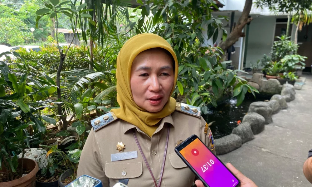 Plt wali kota jakarta timur, iin mutmainnah