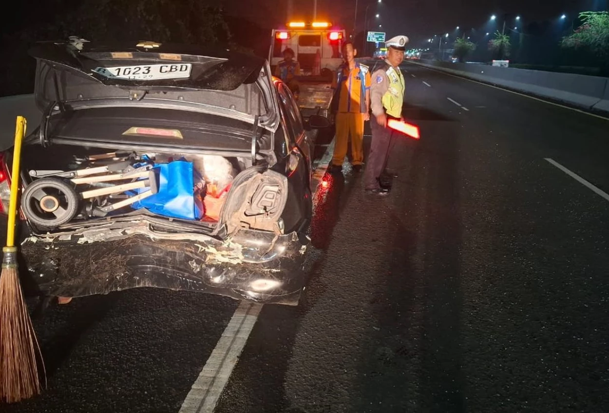 Polisi ungkap identitas pengemudi mobil byd tabrak lari di tol sedyatmo