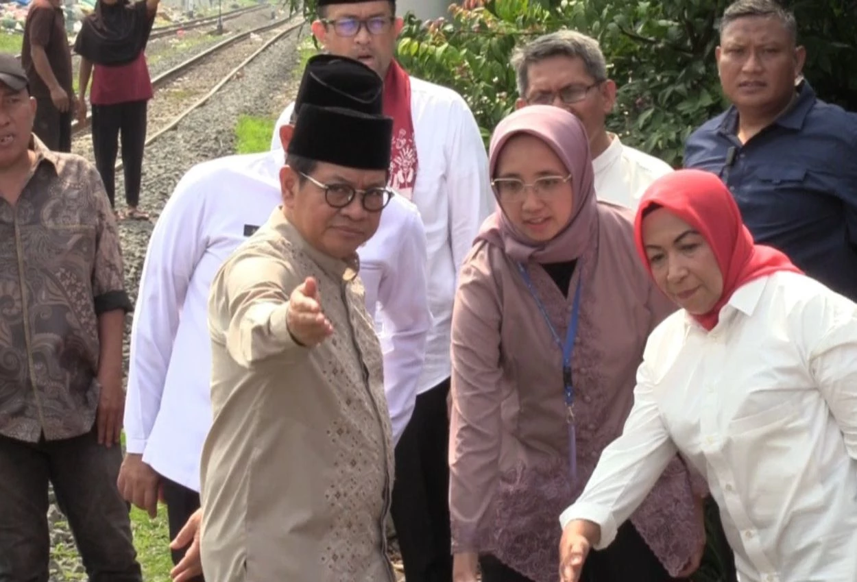 Pramono anung akan bangun pagar pembatas rel di cideng