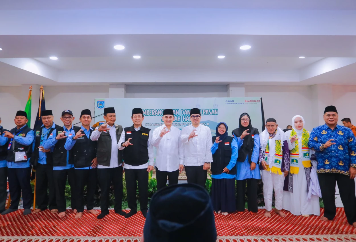 Sebanyak 393 calon jemaah haji asal tangerang selatan diberangkatkan ke tanah suci