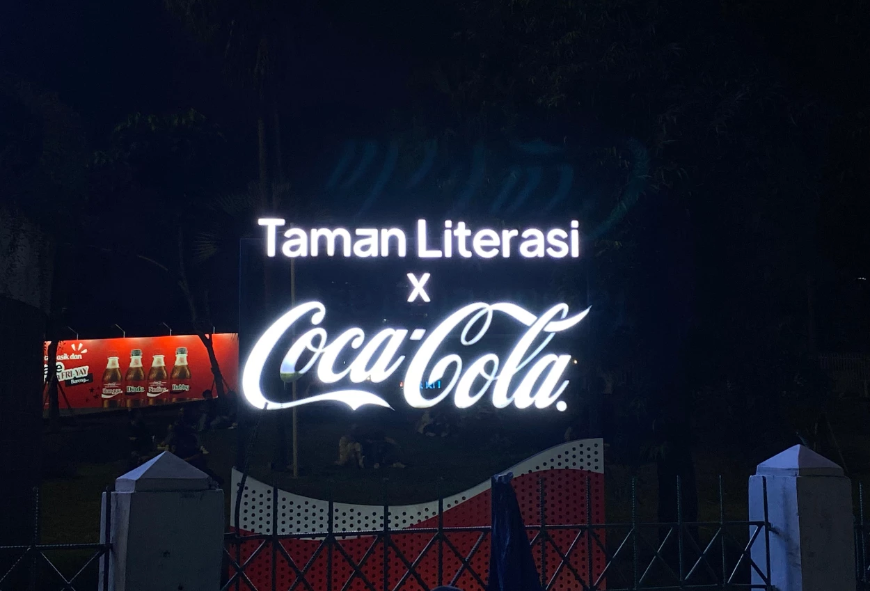 Taman literasi martha tiahahu di jakarta selatan
