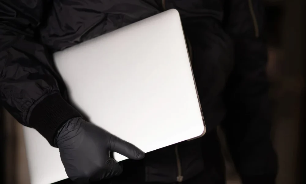 Terekam cctv, pelaku pencurian laptop di transjakarta diamankan polisi