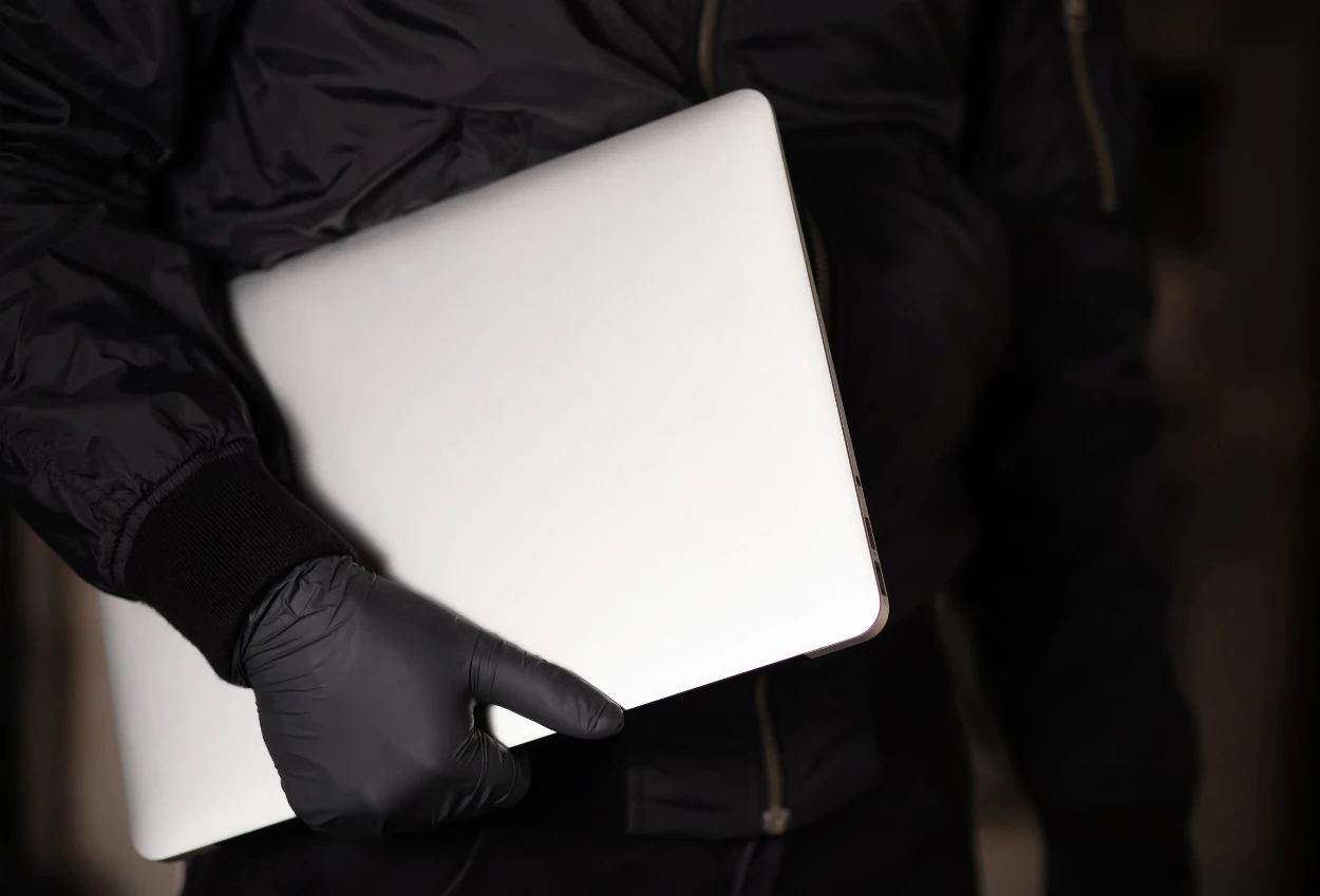 Terekam cctv, pelaku pencurian laptop di transjakarta diamankan polisi