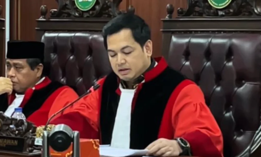 Tommy kurniawan jadi hakim di sidang mkd ahmad dhani