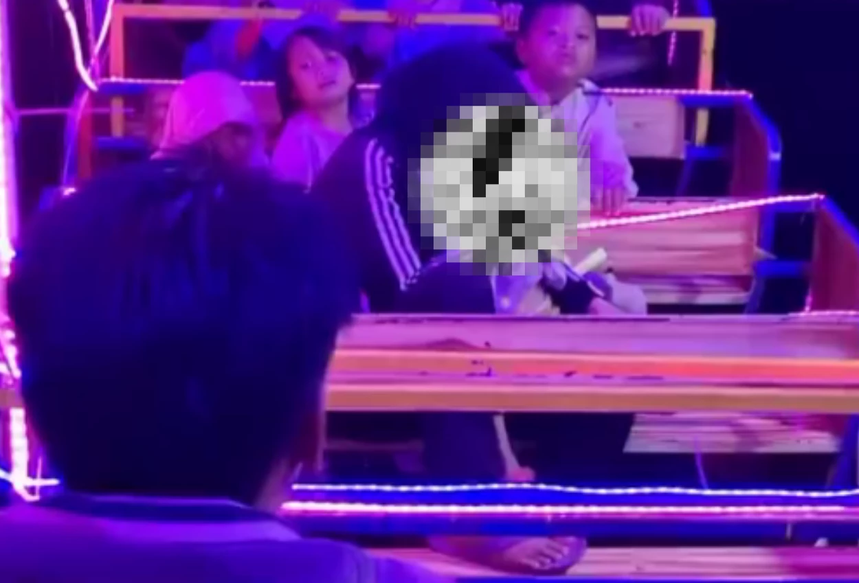 Viral! ibu di jambi nekat bawa bayi naik kora kora