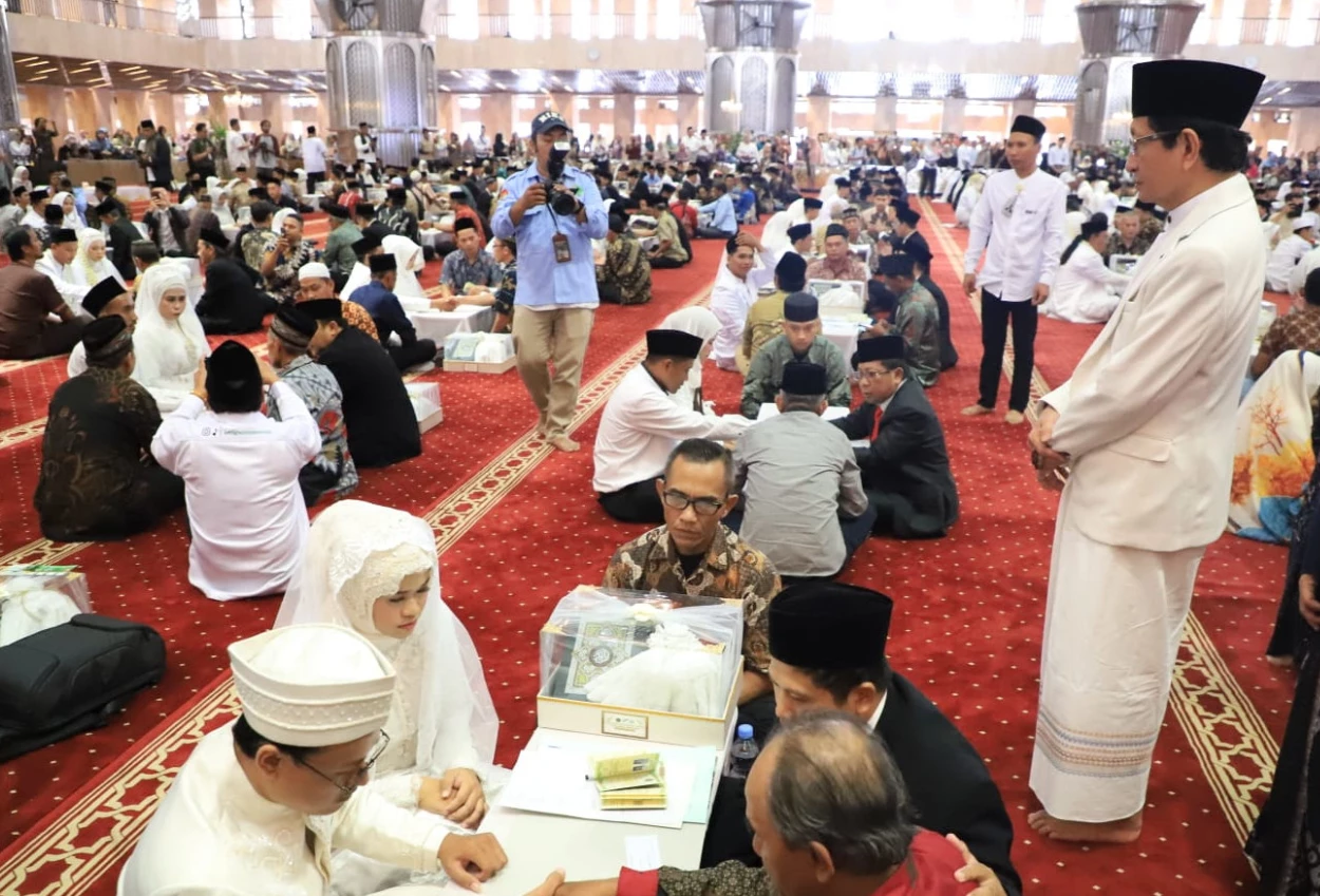 100 pasangan ikut nikah massal kemenag di masjid istiqlal