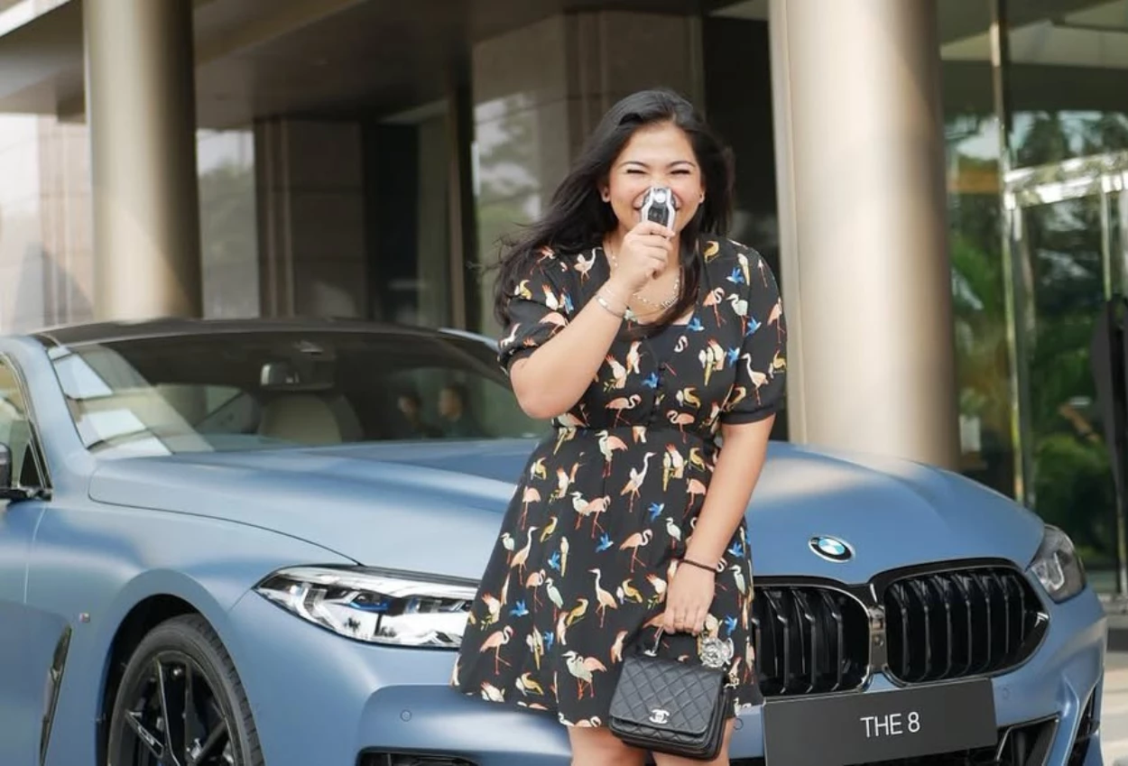 Anak konglomerat haji isam pemilik satu satunya bmw m850i xdrive first edition di ri