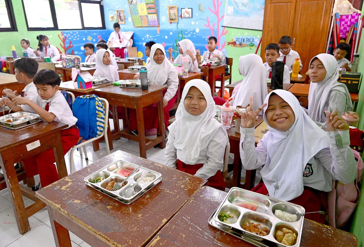 Bgn terima apbn rp217 triliun untuk program makan bergizi gratis mulai 2026