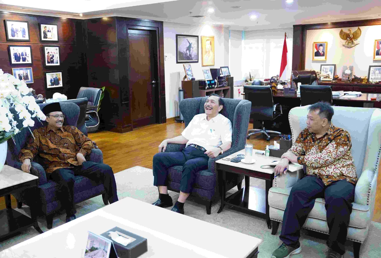 Bertemu luhut, mensos gus ipul bahas digitalisasi bansos