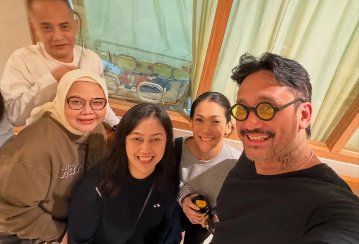 Cerita bahagia tora sudiro sambut cucu pertama kali ini bukan saya yang bayar!
