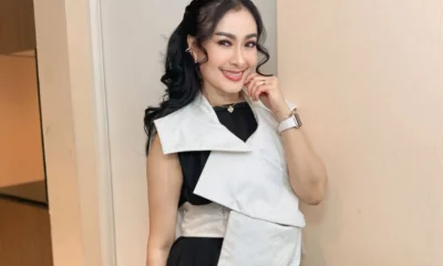 Ceritakan sosok baila fauri, iis dahlia lucu juga ya anaknya