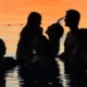 Cinta brian diduga ikut liburan ke pantai bersama gisel dan gempi