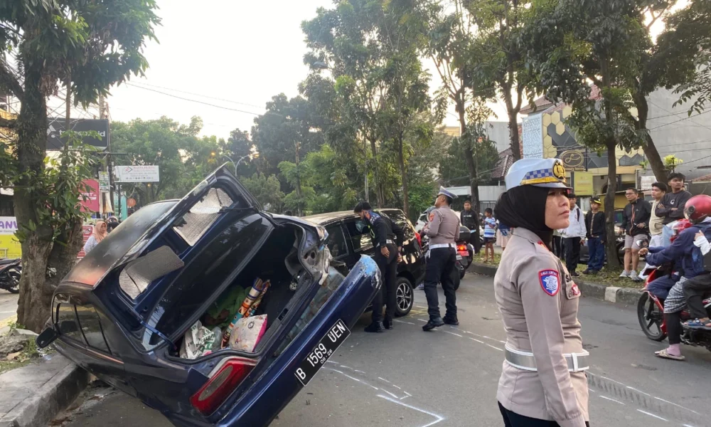 Diduga mengantuk, kecelakaan di bogor tewaskan 1 pengemudi mobil