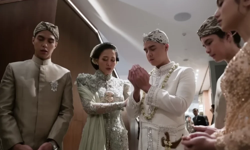 Doa bersama sebelum al ghazali akad nikah, maia estianty semoga enggak ada orang ketiga!