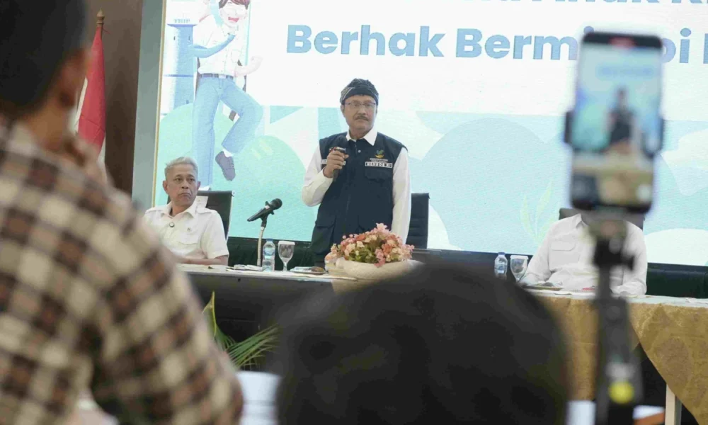 Gus ipul pastikan orang tua murid sekolah rakyat bisa jenguk anaknya