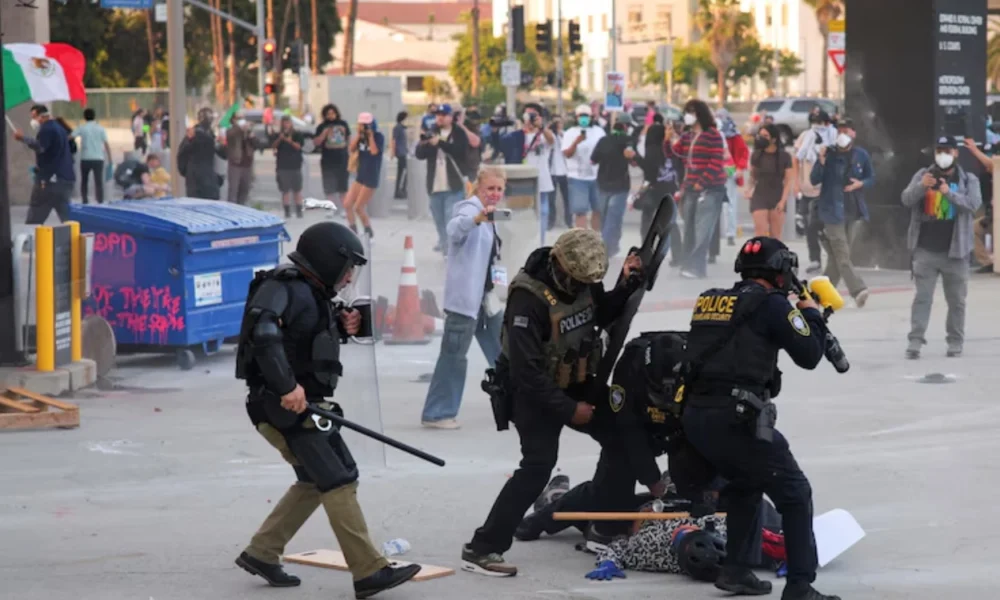 Imigrasi as amankan dua wni saat kerusuhan di los angeles
