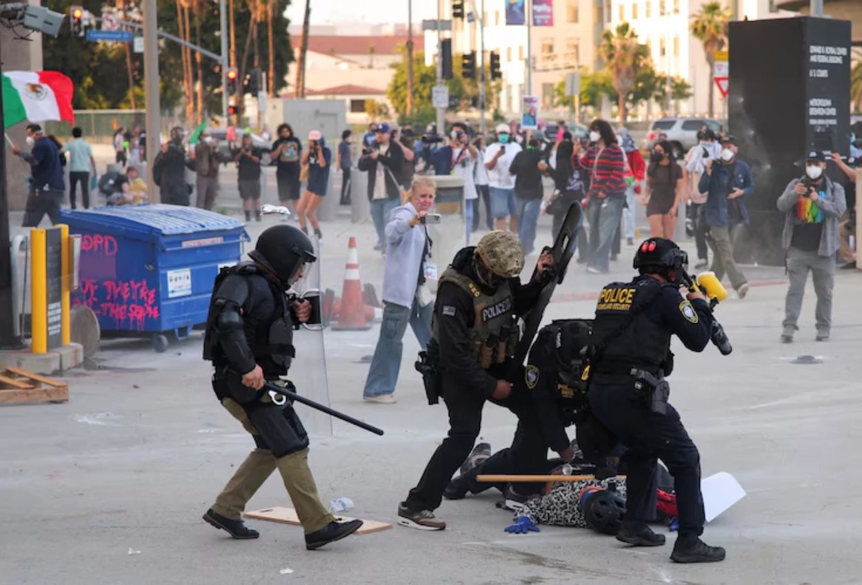 Imigrasi as amankan dua wni saat kerusuhan di los angeles