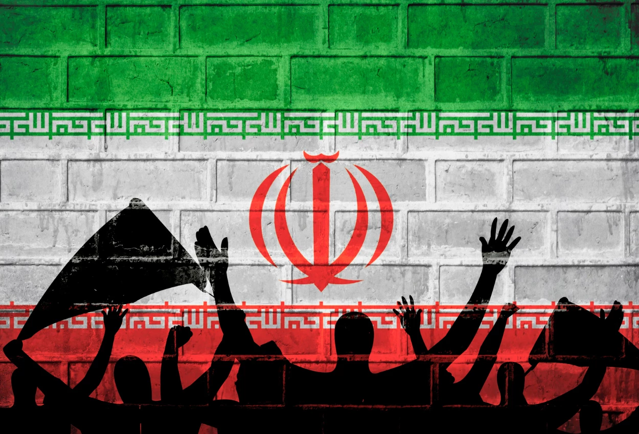 Iran batasi akses internet usai serangan udara besar dari israel