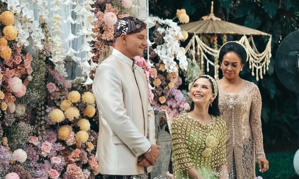 Jalani prosesi siraman, aura alyssa daguise tuai pujian netizen