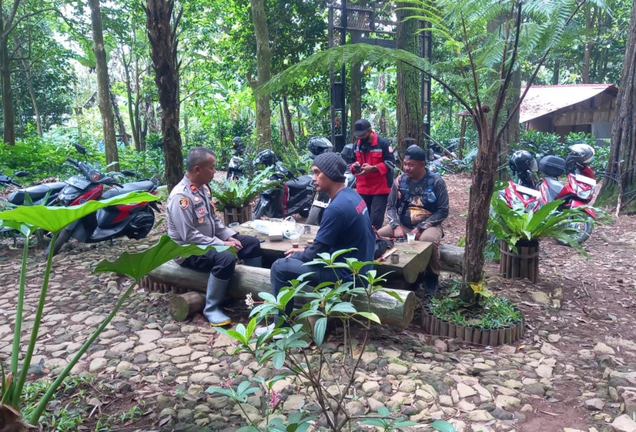 Jelajahi hutan gunung salak, pria lansia hilang dan belum ditemukan
