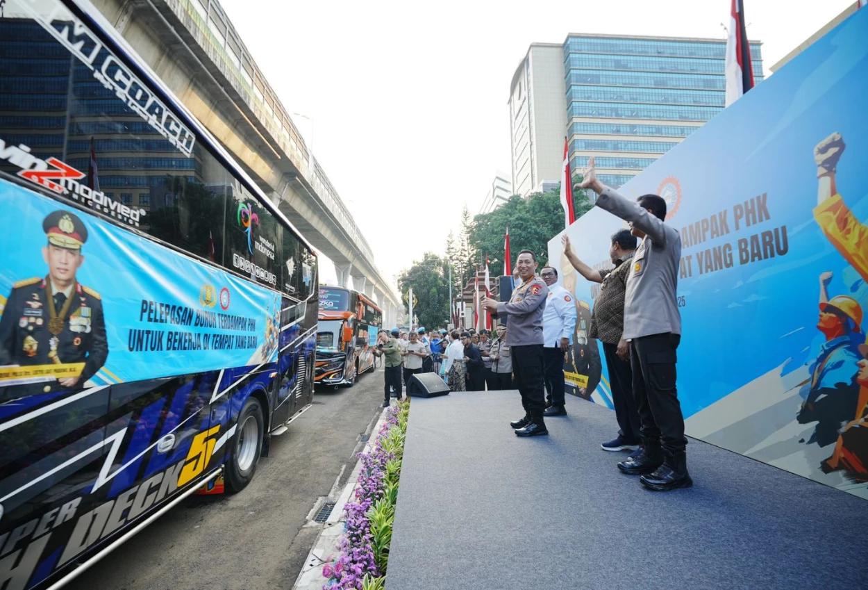 Kapolri lepas 700 buruh terdampak phk untuk kembali bekerja